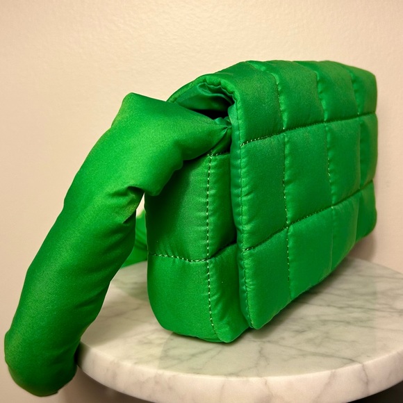 H&M Green Quilted Soft Handbag - Picture 1 of 8